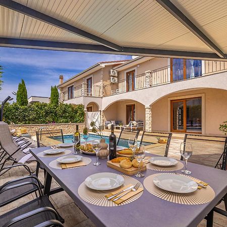 Linardići Villa Dijana East מראה חיצוני תמונה
