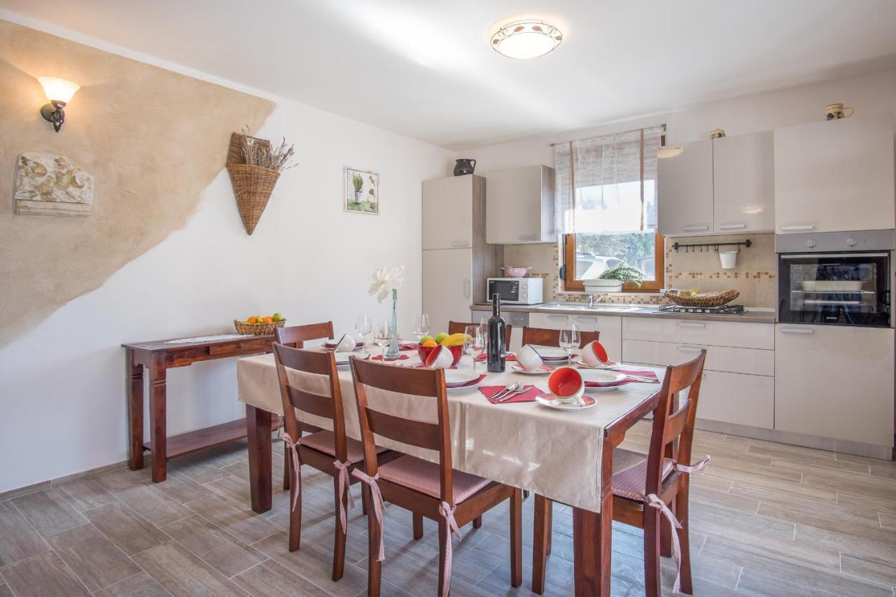 Linardići Villa Dijana East מראה חיצוני תמונה
