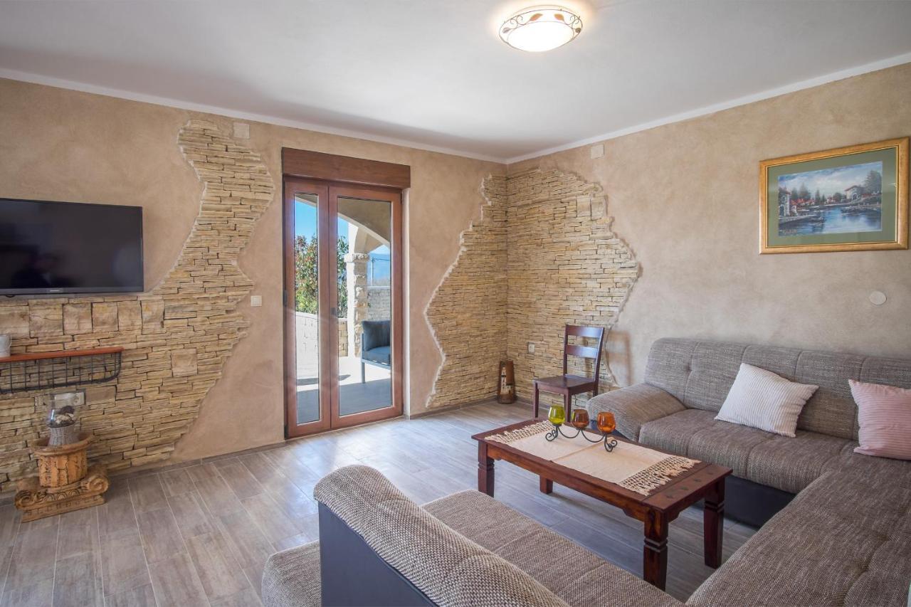 Linardići Villa Dijana East מראה חיצוני תמונה