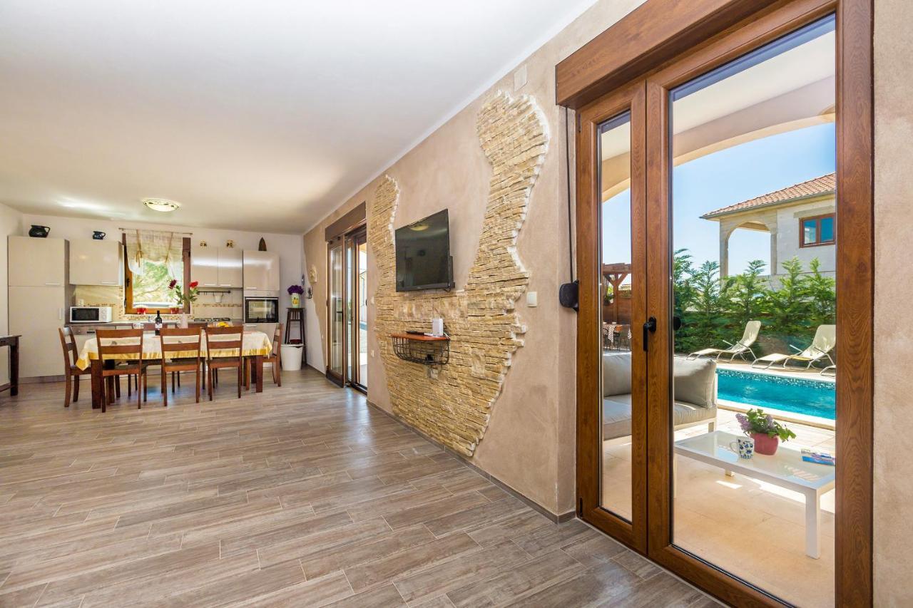 Linardići Villa Dijana East מראה חיצוני תמונה