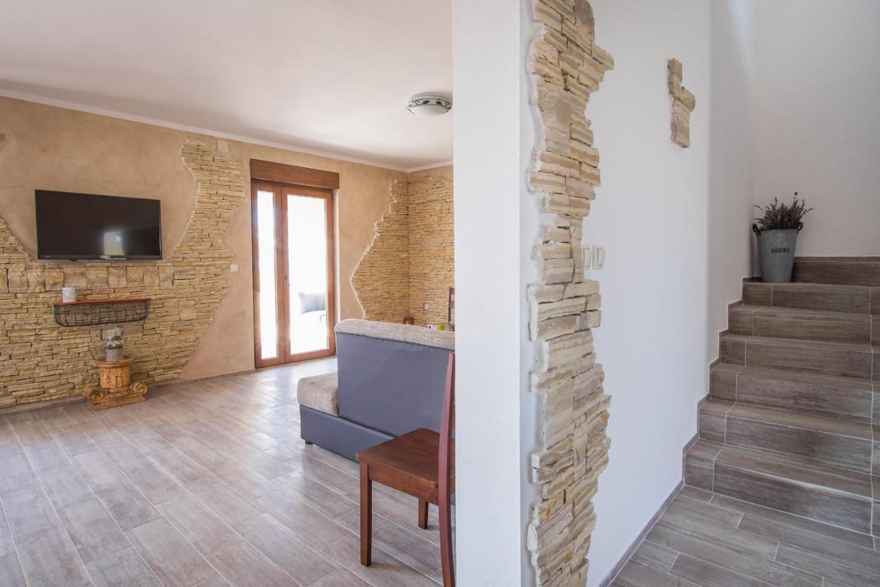 Linardići Villa Dijana East מראה חיצוני תמונה